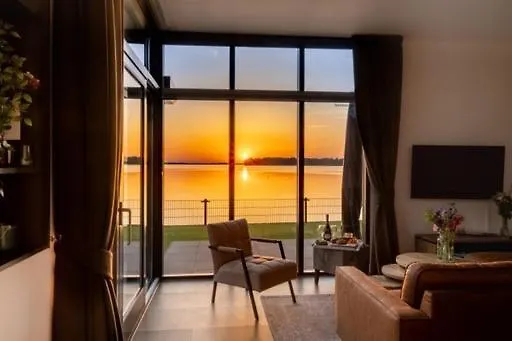 Luxus Cube Meerblick Veluwemeer Am In Erster Reihe Сasa de vacaciones Hulshorst